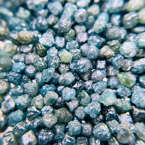 Natural rough diamond lot - diamond, blue