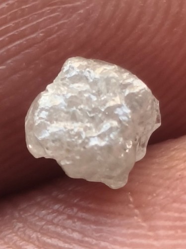 Natural rough diamond - 0.65+,