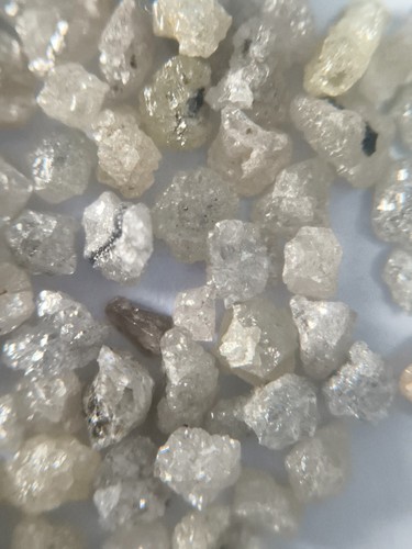 Natural silver uncut - ct,